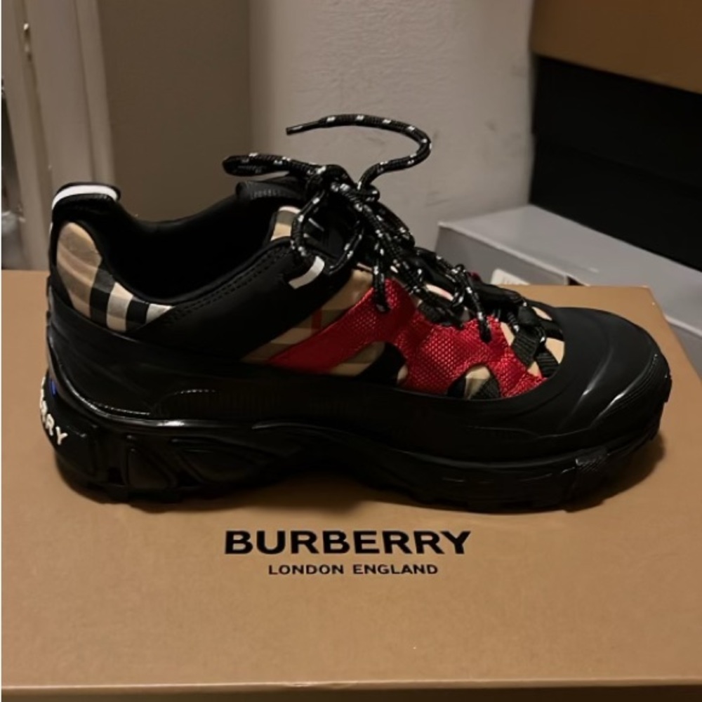 COPY - Burberry sneaker/boots